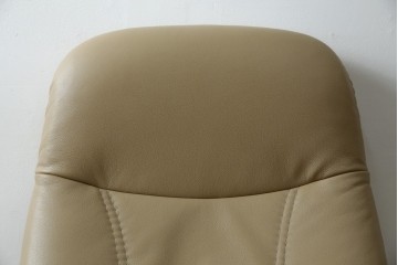 中古　ノルウェー製　EKORNES(エコーネス)　Sサイズ　コンサルシリーズ　クラシック　本革(レザー)　高級感漂う佇まいが魅力のオットマン付きストレスレスチェア　(R-084649)
