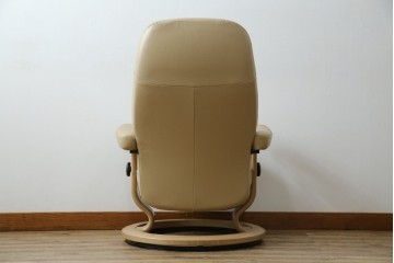 中古　ノルウェー製　EKORNES(エコーネス)　Sサイズ　コンサルシリーズ　クラシック　本革(レザー)　高級感漂う佇まいが魅力のオットマン付きストレスレスチェア　(R-084649)