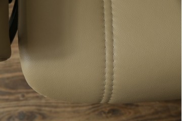 中古　ノルウェー製　EKORNES(エコーネス)　Sサイズ　コンサルシリーズ　クラシック　本革(レザー)　高級感漂う佇まいが魅力のオットマン付きストレスレスチェア　(R-084649)