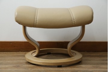 中古　ノルウェー製　EKORNES(エコーネス)　Sサイズ　コンサルシリーズ　クラシック　本革(レザー)　高級感漂う佇まいが魅力のオットマン付きストレスレスチェア　(R-084649)