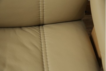 中古　ノルウェー製　EKORNES(エコーネス)　Sサイズ　コンサルシリーズ　クラシック　本革(レザー)　高級感漂う佇まいが魅力のオットマン付きストレスレスチェア　(R-084649)