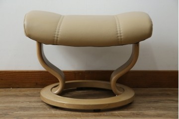 中古　ノルウェー製　EKORNES(エコーネス)　Sサイズ　コンサルシリーズ　クラシック　本革(レザー)　高級感漂う佇まいが魅力のオットマン付きストレスレスチェア　(R-084649)