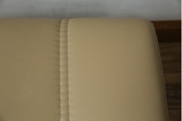 中古　ノルウェー製　EKORNES(エコーネス)　Sサイズ　コンサルシリーズ　クラシック　本革(レザー)　高級感漂う佇まいが魅力のオットマン付きストレスレスチェア　(R-084649)