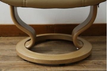 中古　ノルウェー製　EKORNES(エコーネス)　Sサイズ　コンサルシリーズ　クラシック　本革(レザー)　高級感漂う佇まいが魅力のオットマン付きストレスレスチェア　(R-084649)