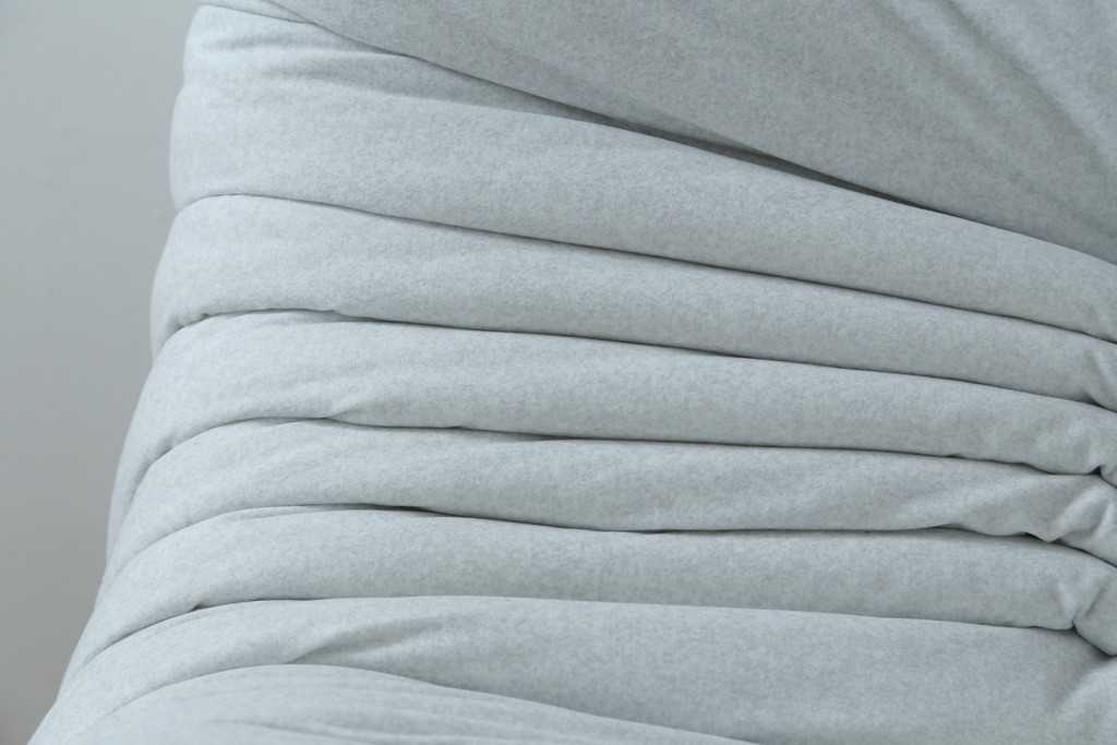 中古　極美品　2024年購入　Ligne roset(リーン・ロゼ)　ROSETTOGO(ロゼトーゴ)　DENDEN(デンデン)　50周年　保証書付き　洗練されたモダンデザインが目を引く1人掛けソファ　(R-084650)