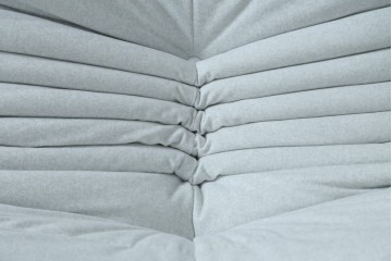 中古　極美品　2024年購入　Ligne roset(リーン・ロゼ)　ROSETTOGO(ロゼトーゴ)　DENDEN(デンデン)　50周年　保証書付き　洗練されたモダンデザインが目を引く1人掛けソファ　(R-084650)