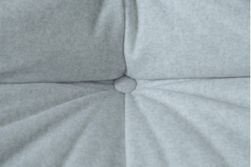 中古　極美品　2024年購入　Ligne roset(リーン・ロゼ)　ROSETTOGO(ロゼトーゴ)　DENDEN(デンデン)　50周年　保証書付き　洗練されたモダンデザインが目を引く1人掛けソファ　(R-084650)