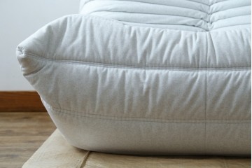 中古　極美品　2024年購入　Ligne roset(リーン・ロゼ)　ROSETTOGO(ロゼトーゴ)　DENDEN(デンデン)　50周年　保証書付き　洗練されたモダンデザインが目を引く1人掛けソファ　(R-084650)