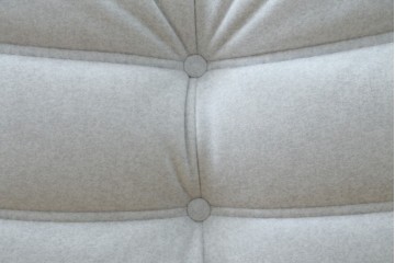 中古　極美品　2024年購入　Ligne roset(リーン・ロゼ)　ROSETTOGO(ロゼトーゴ)　DENDEN(デンデン)　50周年　保証書付き　洗練されたモダンデザインが目を引く1人掛けソファ　(R-084650)