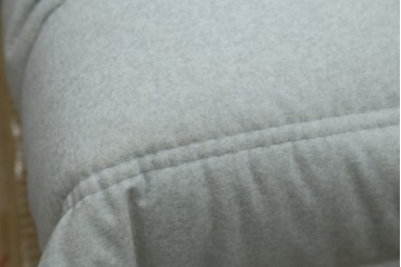 中古　極美品　2024年購入　Ligne roset(リーン・ロゼ)　ROSETTOGO(ロゼトーゴ)　DENDEN(デンデン)　50周年　保証書付き　洗練されたモダンデザインが目を引くパフ　(R-084651)