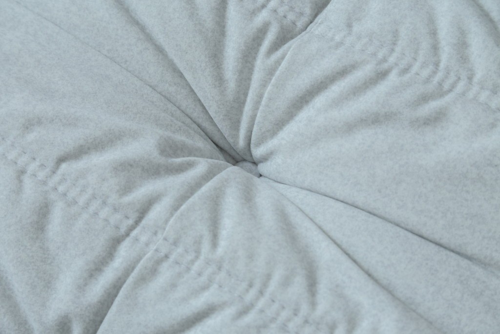 中古　極美品　2024年購入　Ligne roset(リーン・ロゼ)　ROSETTOGO(ロゼトーゴ)　DENDEN(デンデン)　50周年　保証書付き　洗練されたモダンデザインが目を引くパフ　(R-084651)