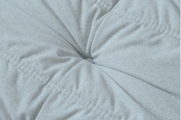 中古　極美品　2024年購入　Ligne roset(リーン・ロゼ)　ROSETTOGO(ロゼトーゴ)　DENDEN(デンデン)　50周年　保証書付き　洗練されたモダンデザインが目を引くパフ　(R-084651)