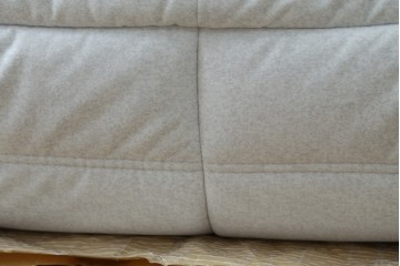 中古　極美品　2024年購入　Ligne roset(リーン・ロゼ)　ROSETTOGO(ロゼトーゴ)　DENDEN(デンデン)　50周年　保証書付き　洗練されたモダンデザインが目を引くパフ　(R-084651)
