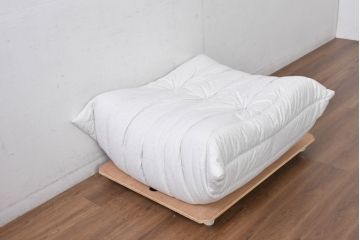中古　極美品　2024年購入　Ligne roset(リーン・ロゼ)　ROSETTOGO(ロゼトーゴ)　DENDEN(デンデン)　50周年　保証書付き　洗練されたモダンデザインが目を引くパフ(オットマン、フットスツール、腰掛け、椅子、イス)(R-084651)
