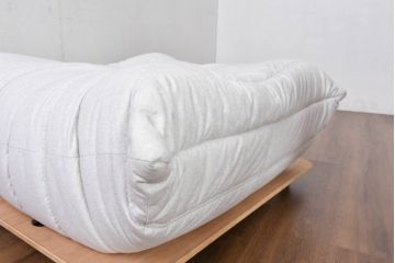 中古　極美品　2024年購入　Ligne roset(リーン・ロゼ)　ROSETTOGO(ロゼトーゴ)　DENDEN(デンデン)　50周年　保証書付き　洗練されたモダンデザインが目を引くパフ(オットマン、フットスツール、腰掛け、椅子、イス)(R-084651)