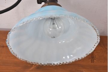 和製アンティーク　希少　戦前(大正から昭和初期)　青色縦縞とフリルデザインがかわいらしい玉付電笠　(R-084655)