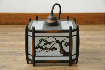 和製アンティーク　和の風情がたっぷりな松の木の意匠を施した真鍮(しんちゅう)フレームの天井照明　(R-084656)