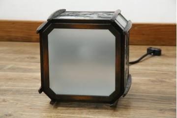 和製アンティーク　和の風情がたっぷりな松の木の意匠を施した真鍮(しんちゅう)フレームの天井照明　(R-084656)