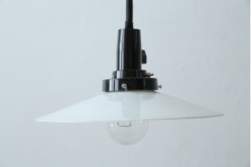 和製アンティーク　シンプルなフォルムで使いやすい平笠照明　(R-084657)