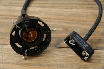 和製アンティーク　シンプルなフォルムで使いやすい平笠照明　(R-084657)