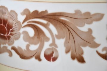 アンティーク雑貨　オールドノリタケ(則武、日陶)　NORITAKE　月桂樹印　菊牡丹文がレトロな火鉢2点セット(手あぶり、鉢カバー、傘立て)(R-084660)