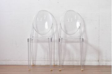 中古　イタリア　カルテル(Kartell)　ビクトリアゴースト(VICTORIA GHOST)　幾何学的なデザインが目を引くチェア2脚セット(ダイニングチェア、椅子、イス、バラ売り可能)(定価2脚で約10万円)(R-084664)