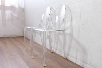 中古　イタリア　カルテル(Kartell)　ビクトリアゴースト(VICTORIA GHOST)　幾何学的なデザインが目を引くチェア2脚セット(ダイニングチェア、椅子、イス、バラ売り可能)(定価2脚で約10万円)(R-084664)