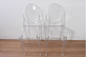 中古　イタリア　カルテル(Kartell)　ビクトリアゴースト(VICTORIA GHOST)　幾何学的なデザインが目を引くチェア2脚セット(ダイニングチェア、椅子、イス、バラ売り可能)(定価2脚で約10万円)(R-084664)