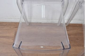 中古　イタリア　カルテル(Kartell)　ビクトリアゴースト(VICTORIA GHOST)　幾何学的なデザインが目を引くチェア2脚セット(ダイニングチェア、椅子、イス、バラ売り可能)(定価2脚で約10万円)(R-084664)