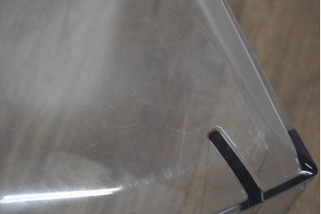 中古　イタリア　カルテル(Kartell)　ビクトリアゴースト(VICTORIA GHOST)　幾何学的なデザインが目を引くチェア2脚セット(ダイニングチェア、椅子、イス、バラ売り可能)(定価2脚で約10万円)(R-084664)