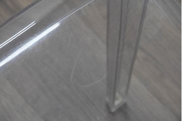 中古　イタリア　カルテル(Kartell)　ビクトリアゴースト(VICTORIA GHOST)　幾何学的なデザインが目を引くチェア2脚セット(ダイニングチェア、椅子、イス、バラ売り可能)(定価2脚で約10万円)(R-084664)