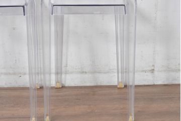 中古　イタリア　カルテル(Kartell)　ビクトリアゴースト(VICTORIA GHOST)　幾何学的なデザインが目を引くチェア2脚セット(ダイニングチェア、椅子、イス、バラ売り可能)(定価2脚で約10万円)(R-084664)