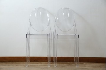 中古　イタリア　カルテル(Kartell)　ビクトリアゴースト(VICTORIA GHOST)　幾何学的なデザインが目を引くチェア2脚セット(ダイニングチェア、椅子、イス、バラ売り可能)(定価2脚で約10万円)(R-084664)