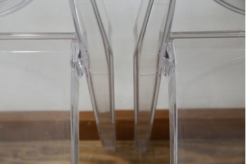 中古　イタリア　カルテル(Kartell)　ビクトリアゴースト(VICTORIA GHOST)　幾何学的なデザインが目を引くチェア2脚セット(ダイニングチェア、椅子、イス、バラ売り可能)(定価2脚で約10万円)(R-084664)