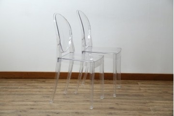 中古　イタリア　カルテル(Kartell)　ビクトリアゴースト(VICTORIA GHOST)　幾何学的なデザインが目を引くチェア2脚セット(ダイニングチェア、椅子、イス、バラ売り可能)(定価2脚で約10万円)(R-084664)