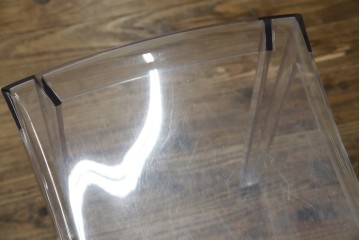 中古　イタリア　カルテル(Kartell)　ビクトリアゴースト(VICTORIA GHOST)　幾何学的なデザインが目を引くチェア2脚セット(ダイニングチェア、椅子、イス、バラ売り可能)(定価2脚で約10万円)(R-084664)