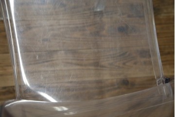 中古　イタリア　カルテル(Kartell)　ビクトリアゴースト(VICTORIA GHOST)　幾何学的なデザインが目を引くチェア2脚セット(ダイニングチェア、椅子、イス、バラ売り可能)(定価2脚で約10万円)(R-084664)