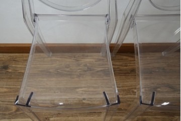 中古　イタリア　カルテル(Kartell)　ビクトリアゴースト(VICTORIA GHOST)　幾何学的なデザインが目を引くチェア2脚セット(ダイニングチェア、椅子、イス、バラ売り可能)(定価2脚で約10万円)(R-084664)