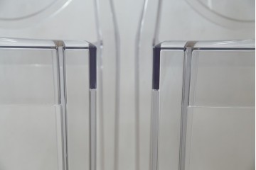 中古　イタリア　カルテル(Kartell)　ビクトリアゴースト(VICTORIA GHOST)　幾何学的なデザインが目を引くチェア2脚セット(ダイニングチェア、椅子、イス、バラ売り可能)(定価2脚で約10万円)(R-084664)