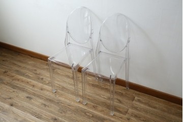 中古　イタリア　カルテル(Kartell)　ビクトリアゴースト(VICTORIA GHOST)　幾何学的なデザインが目を引くチェア2脚セット(ダイニングチェア、椅子、イス、バラ売り可能)(定価2脚で約10万円)(R-084664)