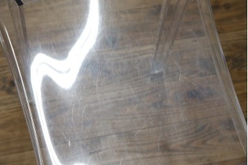 中古　イタリア　カルテル(Kartell)　ビクトリアゴースト(VICTORIA GHOST)　幾何学的なデザインが目を引くチェア2脚セット(ダイニングチェア、椅子、イス、バラ売り可能)(定価2脚で約10万円)(R-084664)