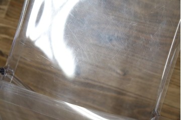 中古　イタリア　カルテル(Kartell)　ビクトリアゴースト(VICTORIA GHOST)　幾何学的なデザインが目を引くチェア2脚セット(ダイニングチェア、椅子、イス、バラ売り可能)(定価2脚で約10万円)(R-084664)