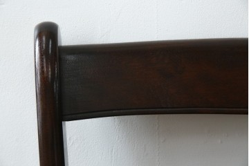 中古　美品　松本民芸家具　背貫のデザインが目を引くB型ワイコムチェア　定価約12万円相当　(R-084665)