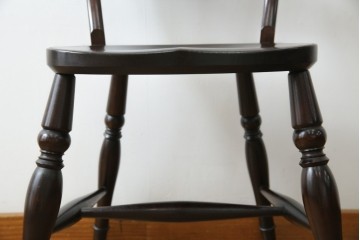 中古　美品　松本民芸家具　背貫のデザインが目を引くB型ワイコムチェア　定価約12万円相当　(R-084665)