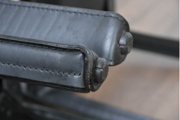 中古　美品　Cassina(カッシーナ)　412　CAB(キャブ)　MARIO BELLINI(マリオベリーニ)　シックでラグジュアリーな雰囲気を高めるアームレスチェア4脚セット(キャブチェア、ダイニングチェア、椅子、イス、バラ売り可能)(定価約120万円)(R-084667)