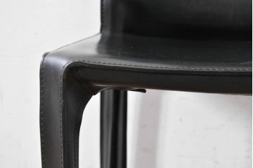 中古　美品　Cassina(カッシーナ)　412　CAB(キャブ)　MARIO BELLINI(マリオベリーニ)　シックでラグジュアリーな雰囲気を高めるアームレスチェア4脚セット(キャブチェア、ダイニングチェア、椅子、イス、バラ売り可能)(定価約120万円)(R-084667)