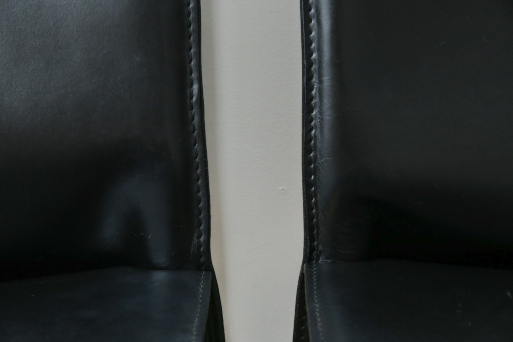 中古　美品　Cassina(カッシーナ)　412　CAB(キャブ)　MARIO BELLINI(マリオベリーニ)　シックでラグジュアリーな雰囲気を高めるアームレスチェア4脚　セット定価約120万円相当　(R-084667)