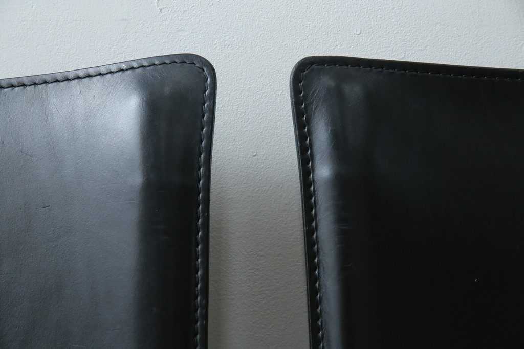 中古　美品　Cassina(カッシーナ)　412　CAB(キャブ)　MARIO BELLINI(マリオベリーニ)　シックでラグジュアリーな雰囲気を高めるアームレスチェア4脚　セット定価約120万円相当　(R-084667)