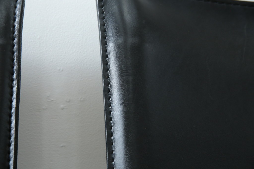 中古　美品　Cassina(カッシーナ)　412　CAB(キャブ)　MARIO BELLINI(マリオベリーニ)　シックでラグジュアリーな雰囲気を高めるアームレスチェア4脚　セット定価約120万円相当　(R-084667)