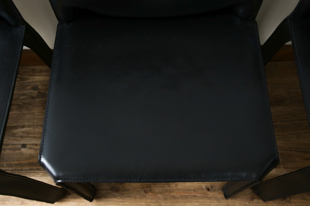 中古　美品　Cassina(カッシーナ)　412　CAB(キャブ)　MARIO BELLINI(マリオベリーニ)　シックでラグジュアリーな雰囲気を高めるアームレスチェア4脚　セット定価約120万円相当　(R-084667)